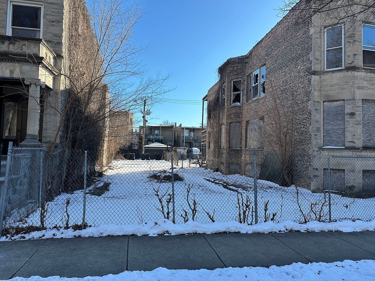 3823 W Gladys Ave Chicago, IL 60624 - Thumbnail 2