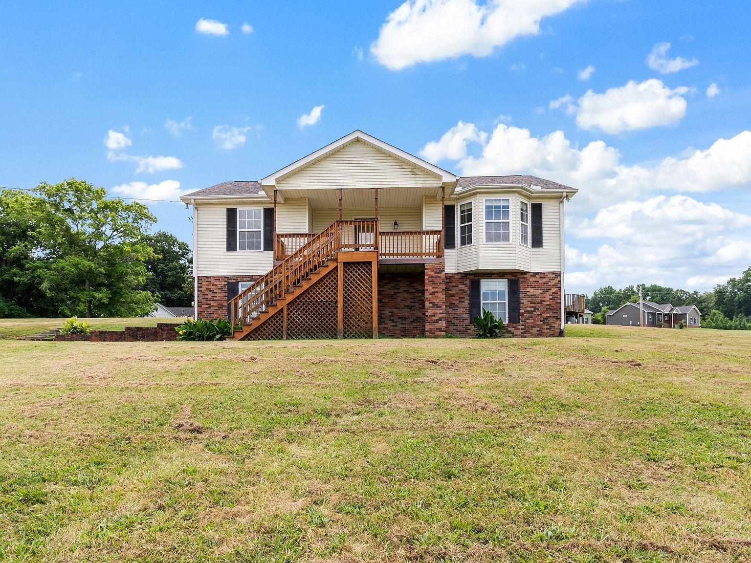 195 Long Rd Charlotte, TN 37036 - Thumbnail 2