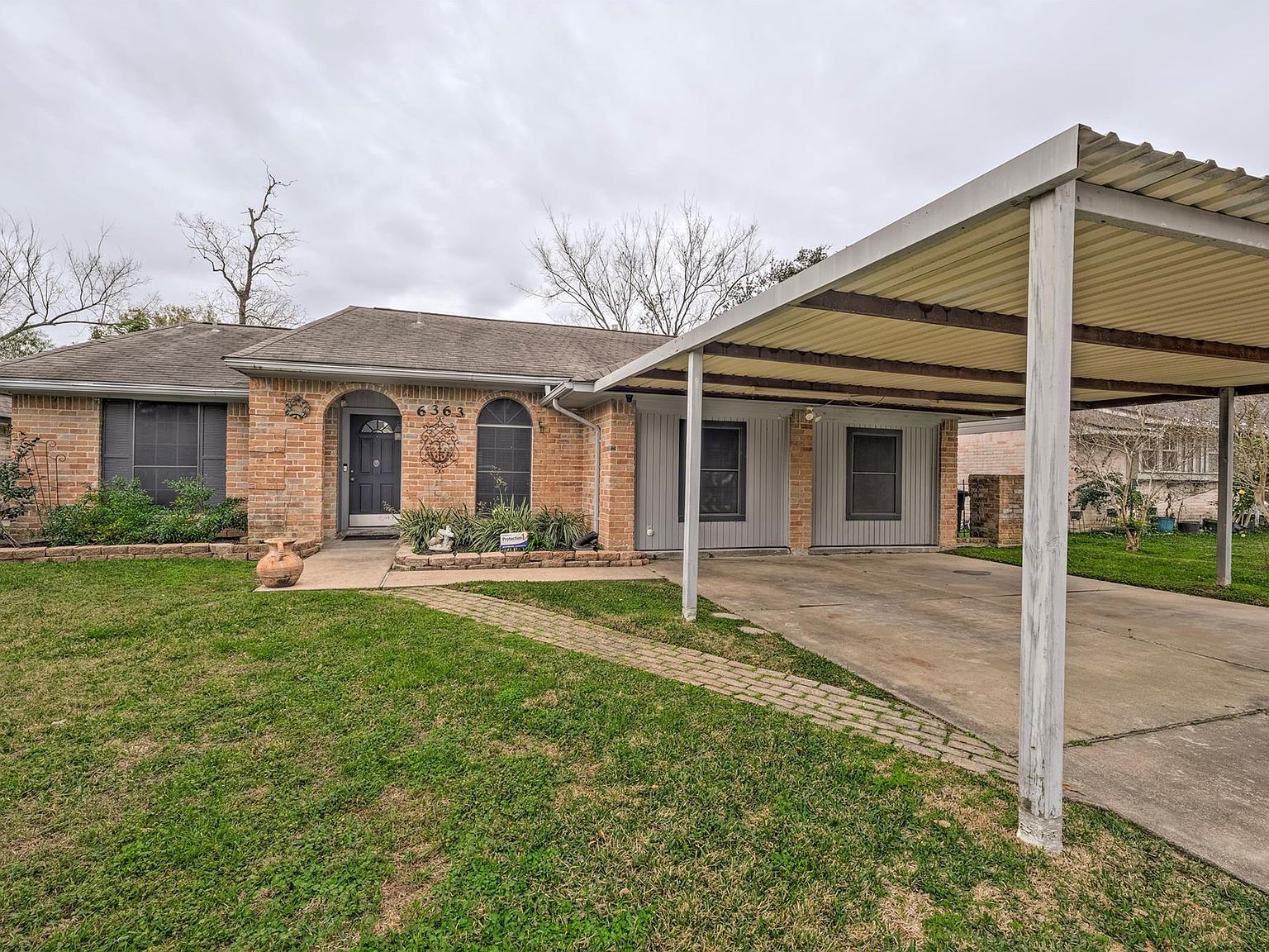 6363 French Chateau Dr Houston, TX 77088 - Thumbnail 2