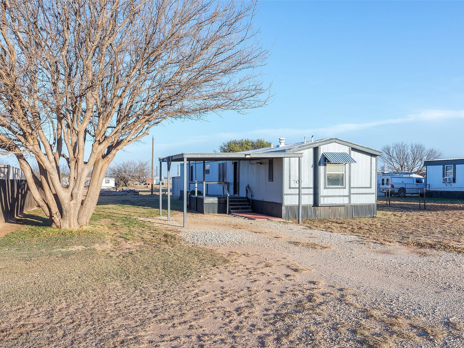 709 Gibson St Tye, TX 79563 - Thumbnail 2