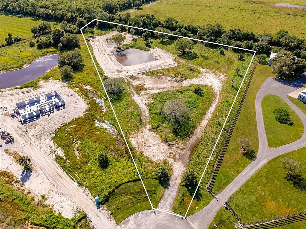 7355 Andrews Pl SW Vero Beach, FL 32968 - Thumbnail 2