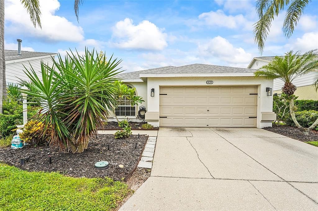 4235 Placid Dr Sarasota, FL 34243 - Thumbnail 2