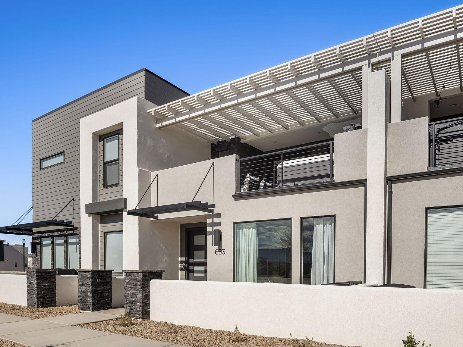 653 W Beach Front Pl Saint George, UT 84790 - Thumbnail 2