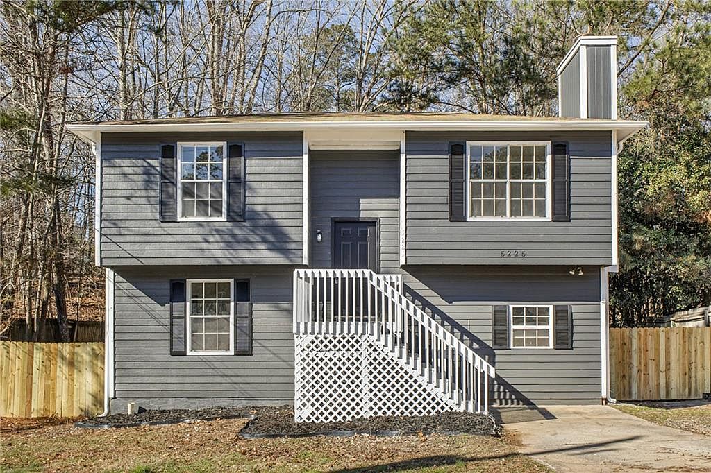 5225 Forest Downs Ln S Atlanta, GA 30349 - Thumbnail 2