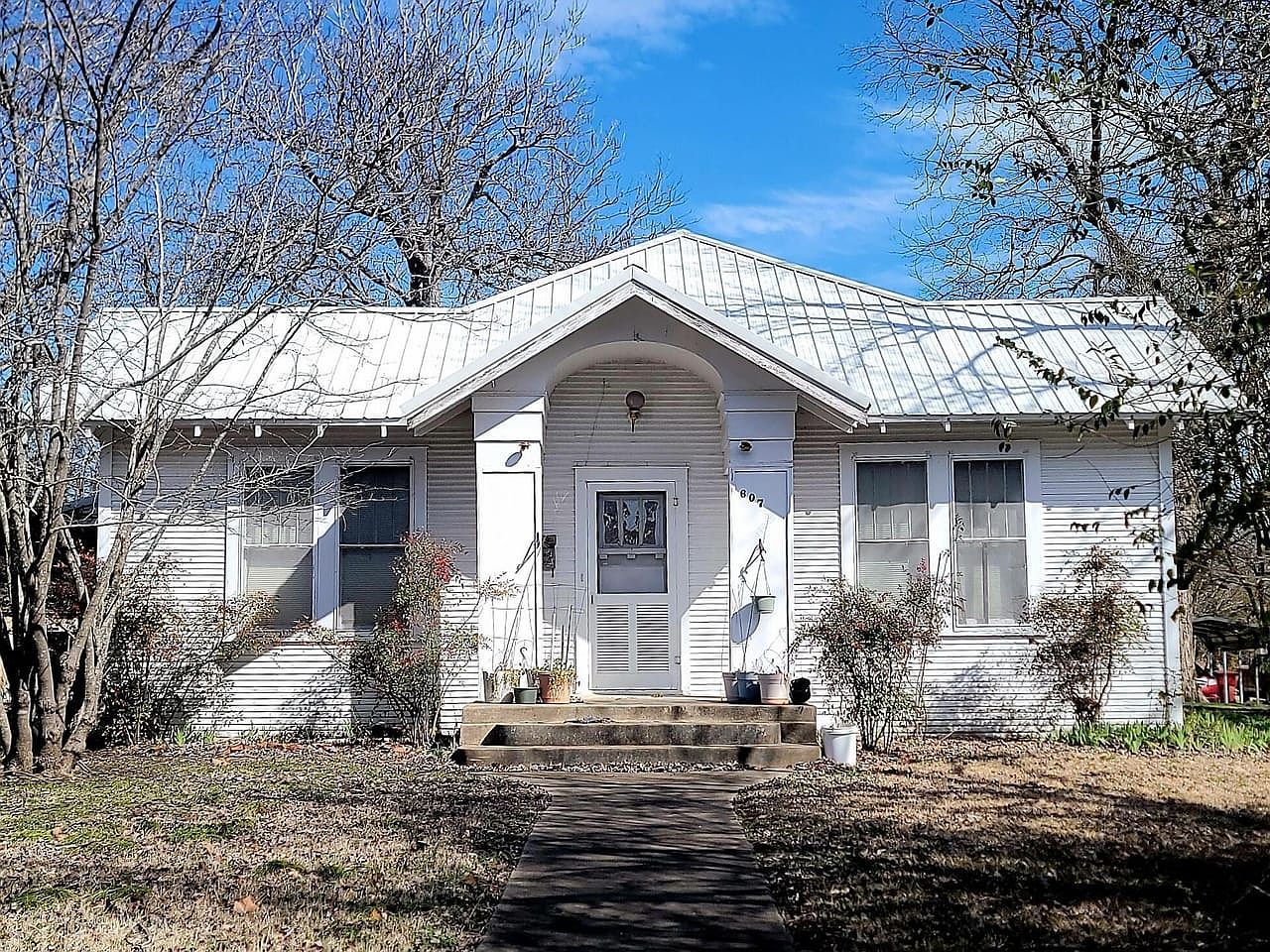 607 N Walnut St Clarksville, TX 75426 - Thumbnail 2