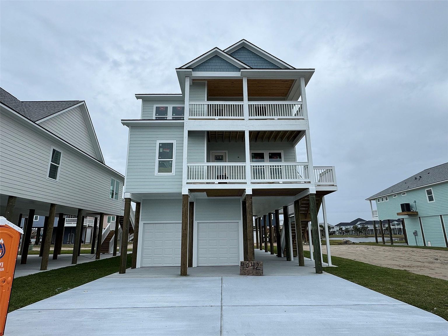 4042 Miramar Ct Galveston, TX 77554 - Thumbnail 2