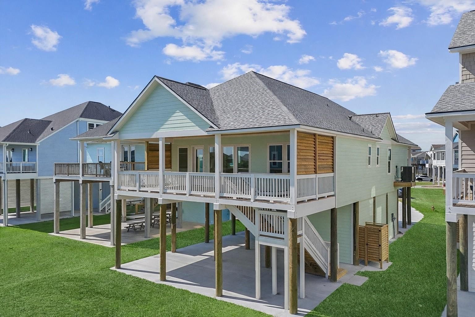 22807 Cuadro St Galveston, TX 77554 - Thumbnail 2