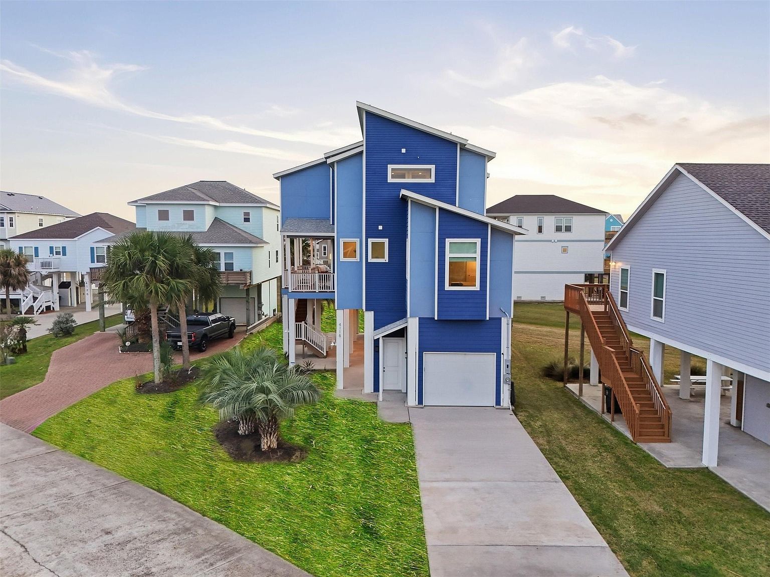 4118 Defender Ln Galveston, TX 77554 - Thumbnail 2