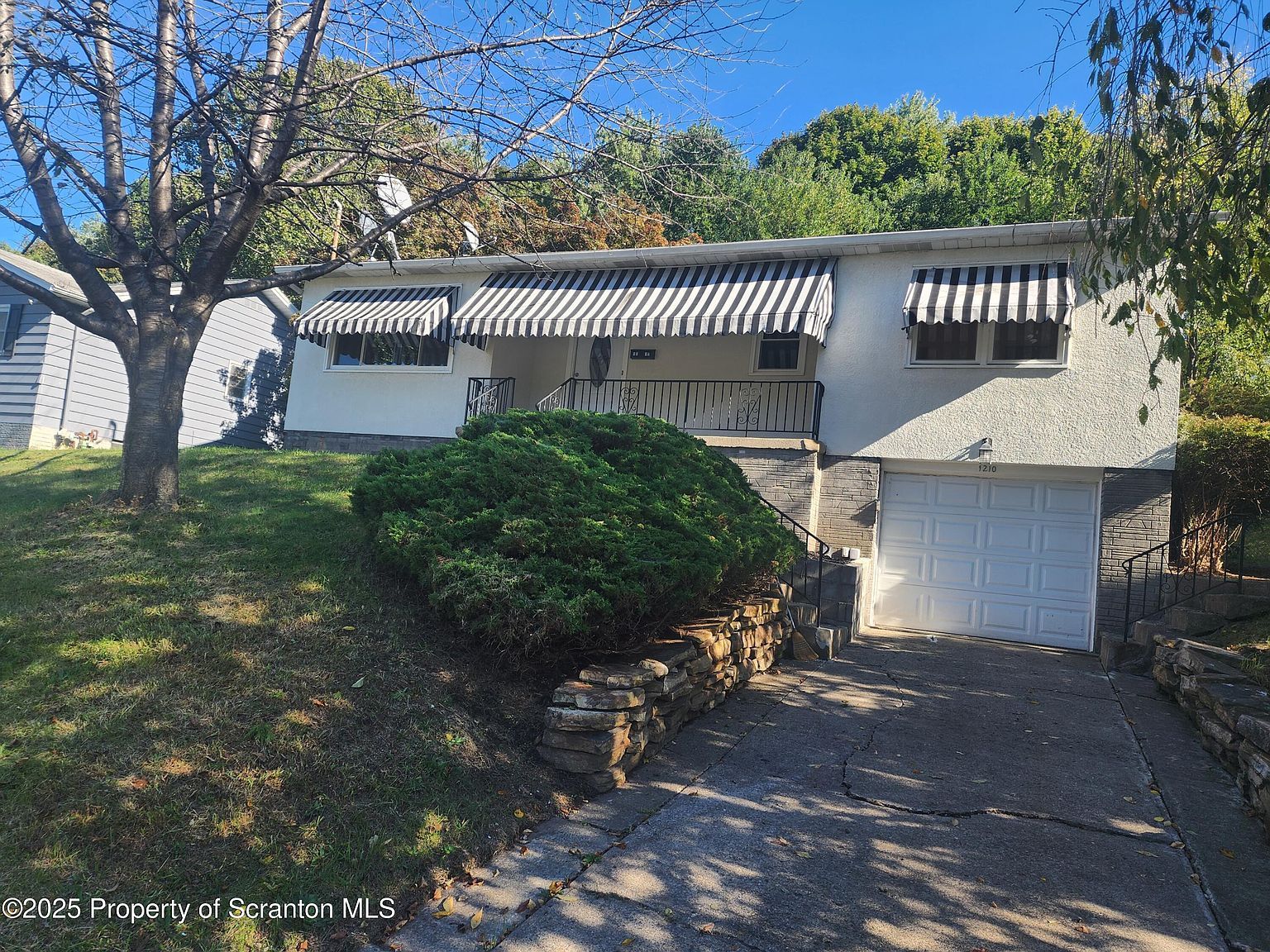 1210 Monroe Ave Dunmore, PA 18509 - Thumbnail 2