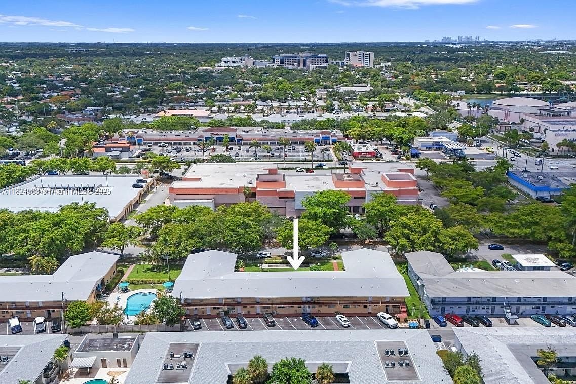 3600 Harrison St APT 16B Hollywood, FL 33021 - Thumbnail 2