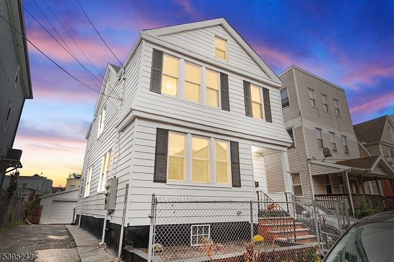 366 Badger Ave Newark, NJ 07112 - Thumbnail 2