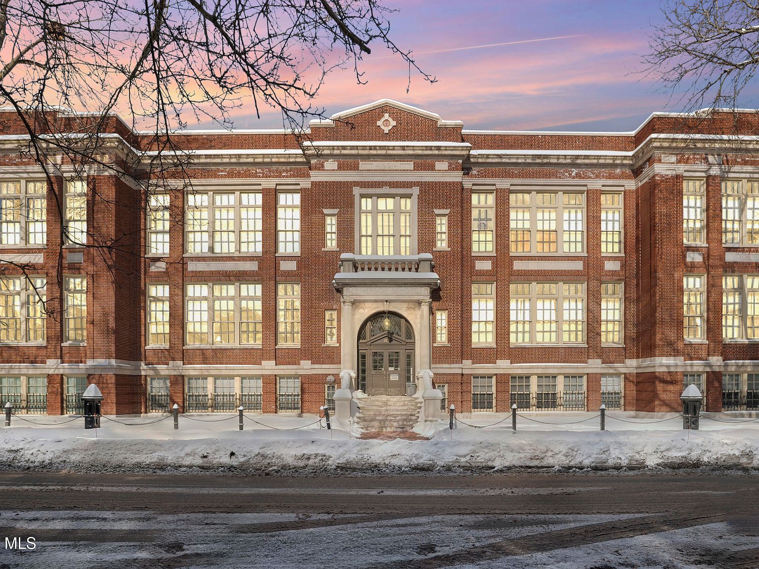 137 Front St APT 311 Schenectady, NY 12305 - Thumbnail 2