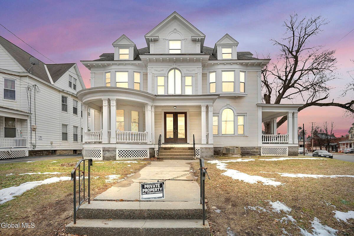 1502 Union St Schenectady, NY 12309 - Thumbnail 2