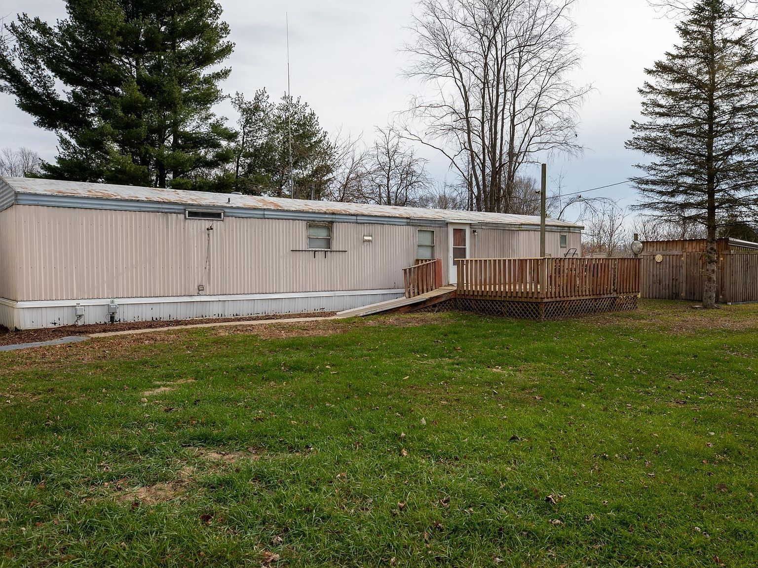 3179 Center St Tippecanoe, IN 46570 - Thumbnail 2