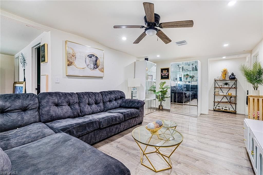 2012 Wright St Fort Myers, FL 33916 - Thumbnail 2