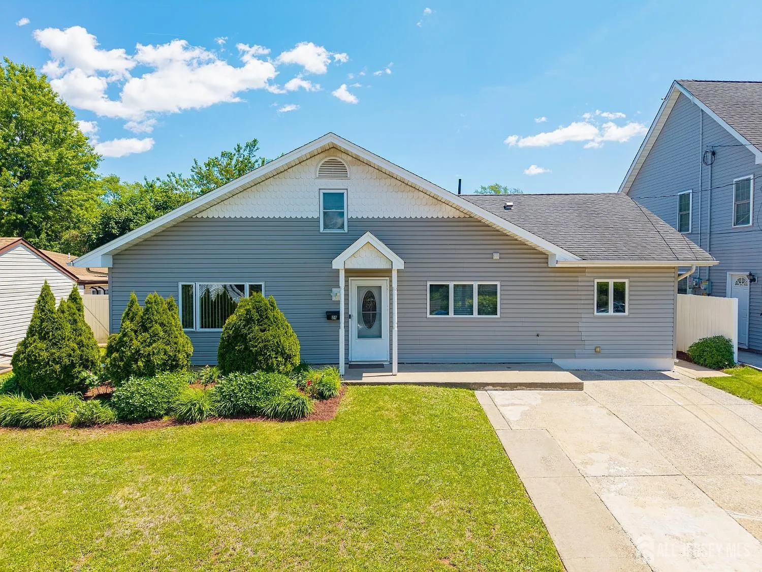 24 Winthrop Rd Edison, NJ 08817, 8817