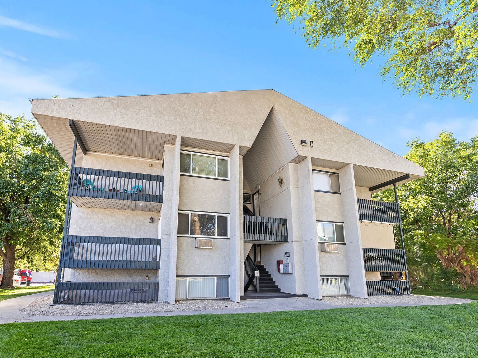 265 E Hill Ave S #5 Salt Lake City, UT 84107 - Thumbnail 2