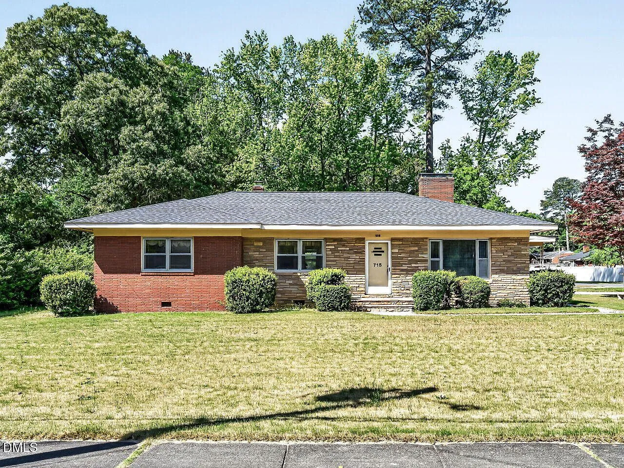 715 N Church St Zebulon, NC 27597, 27597
