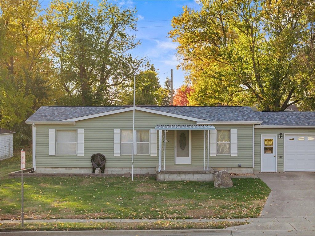 225 S High St Paris, IL 61944 - Thumbnail 2