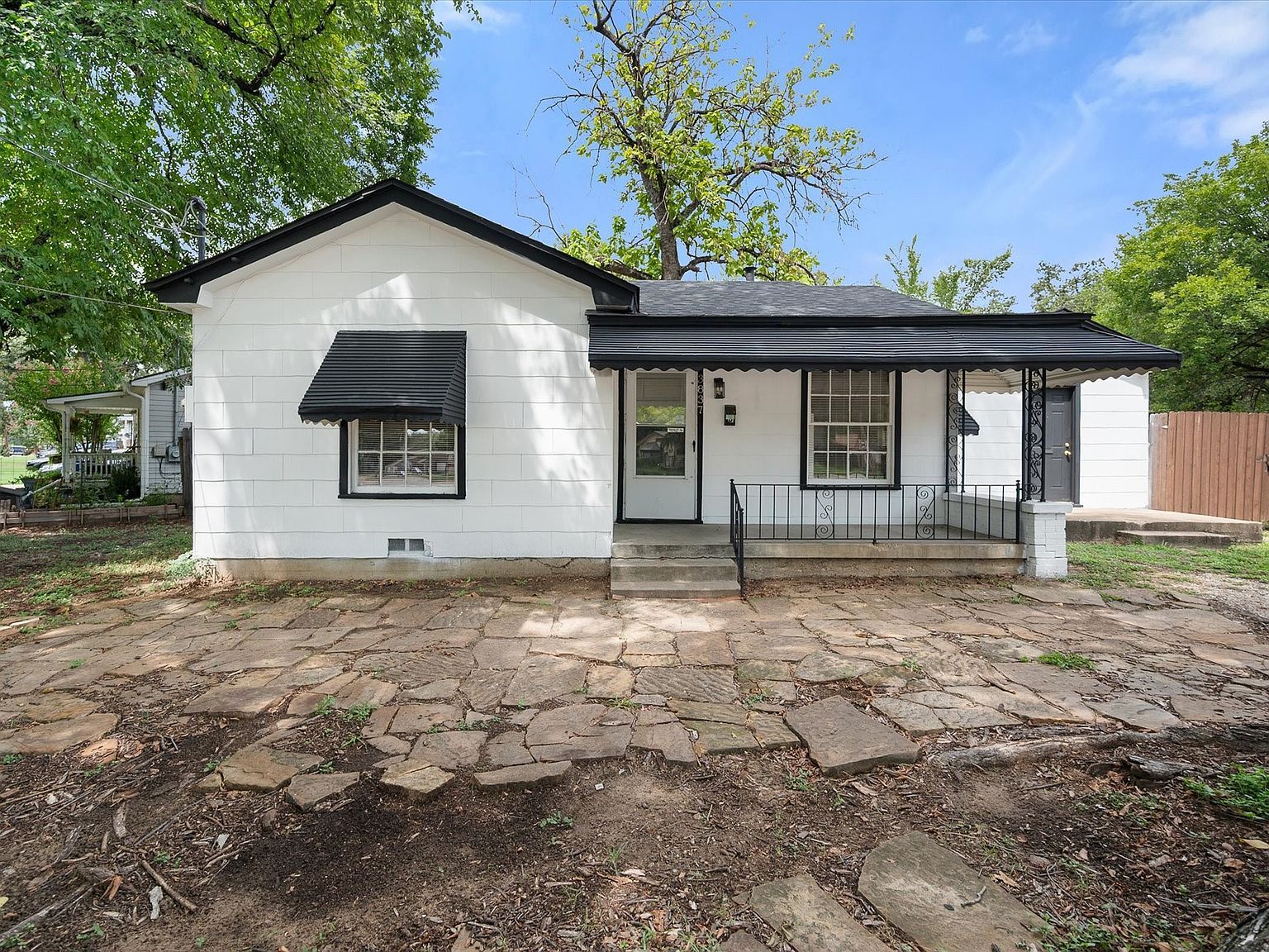 3837B Earl St Fort Worth, TX 76111 - Thumbnail 2