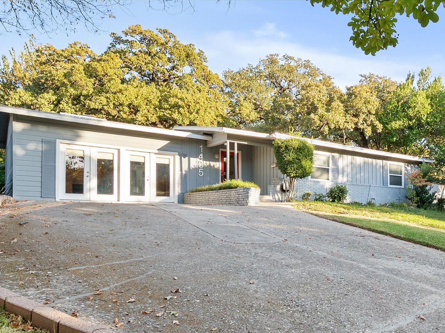 1405 Briarwood Blvd Arlington, TX 76013 - Thumbnail 2