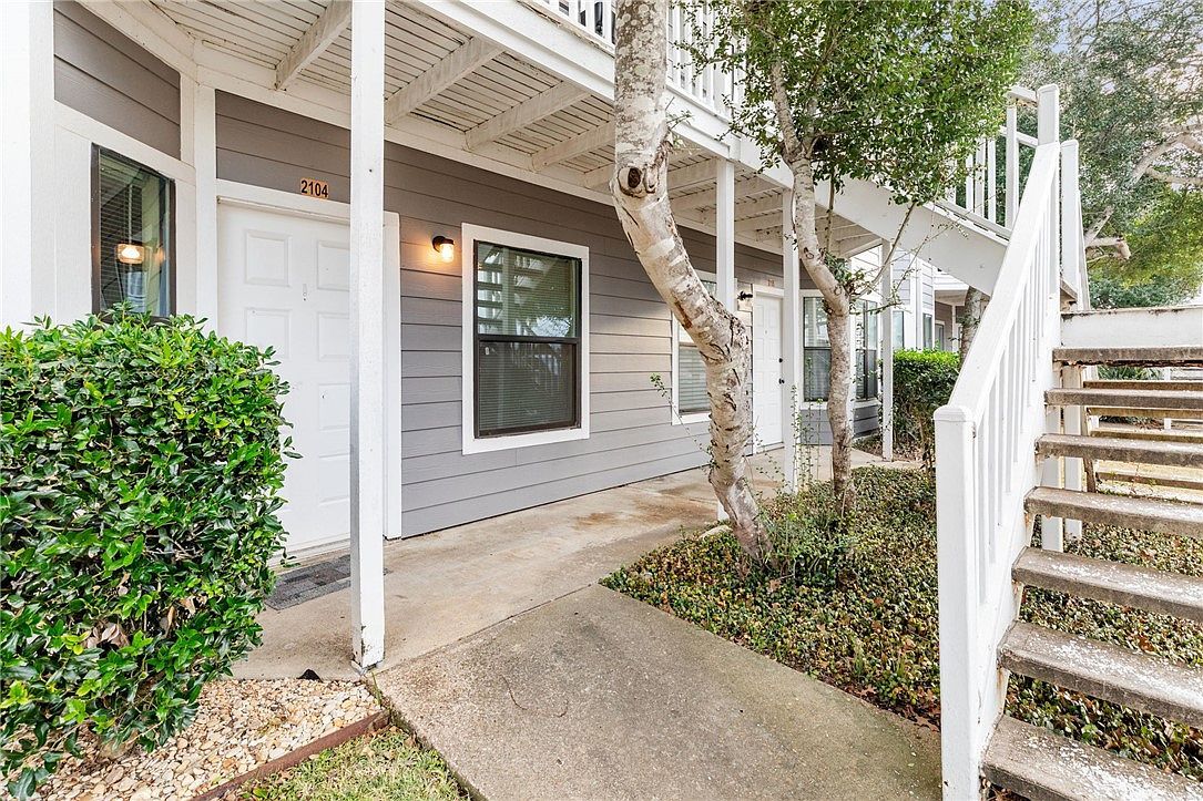 4441 Old College Rd APT 2104 Bryan, TX 77801 - Thumbnail 2