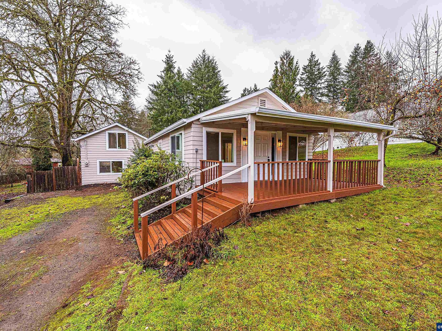 225 21st Ave Sweet Home, OR 97386 - Thumbnail 2