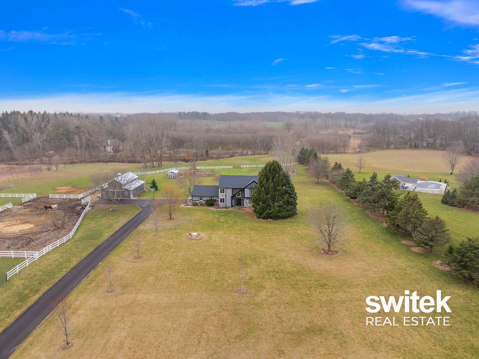 9750 Meadow Valley SE Caledonia, MI 49316 - Thumbnail 2