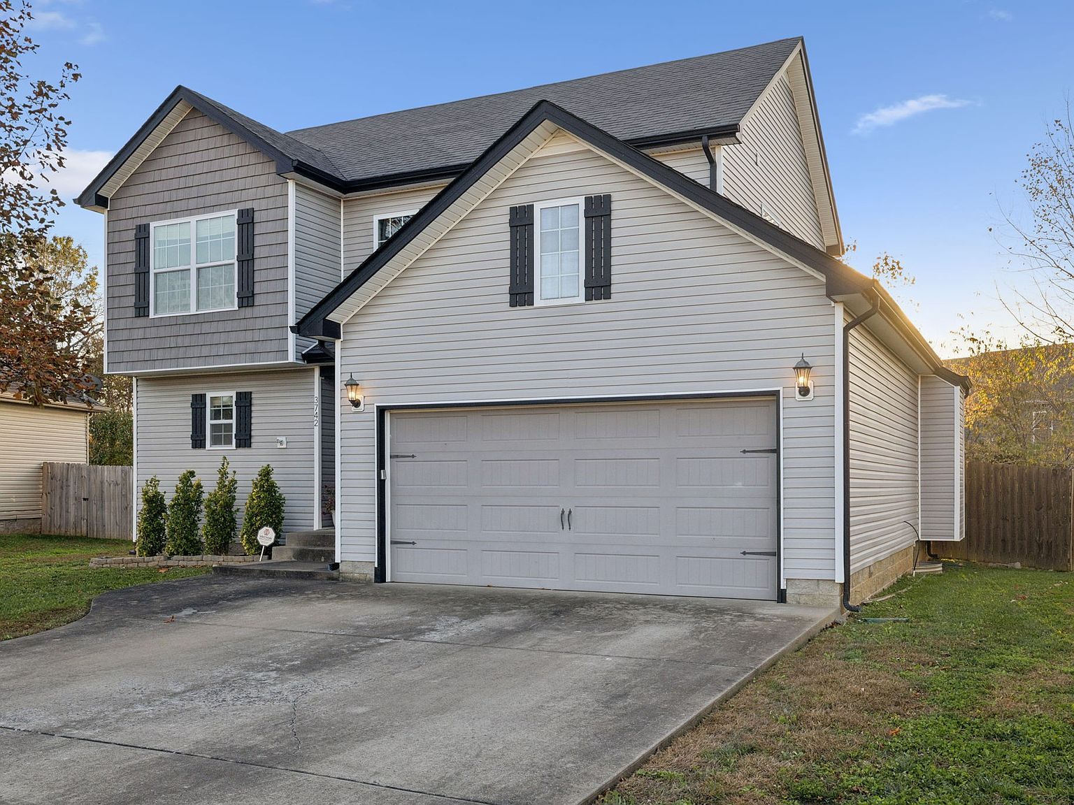 3742 Crisscross Ct Clarksville, TN 37040 - Thumbnail 2