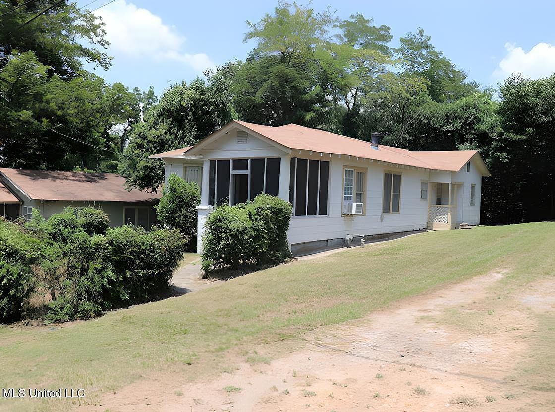 519-521 Rigby St Vicksburg, MS 39180 - Thumbnail 2