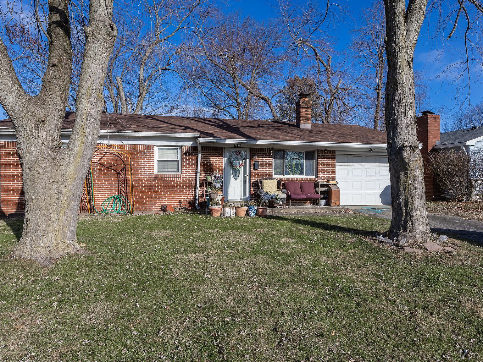 7838 Ridgewood Dr Indianapolis, IN 46226 - Thumbnail 2