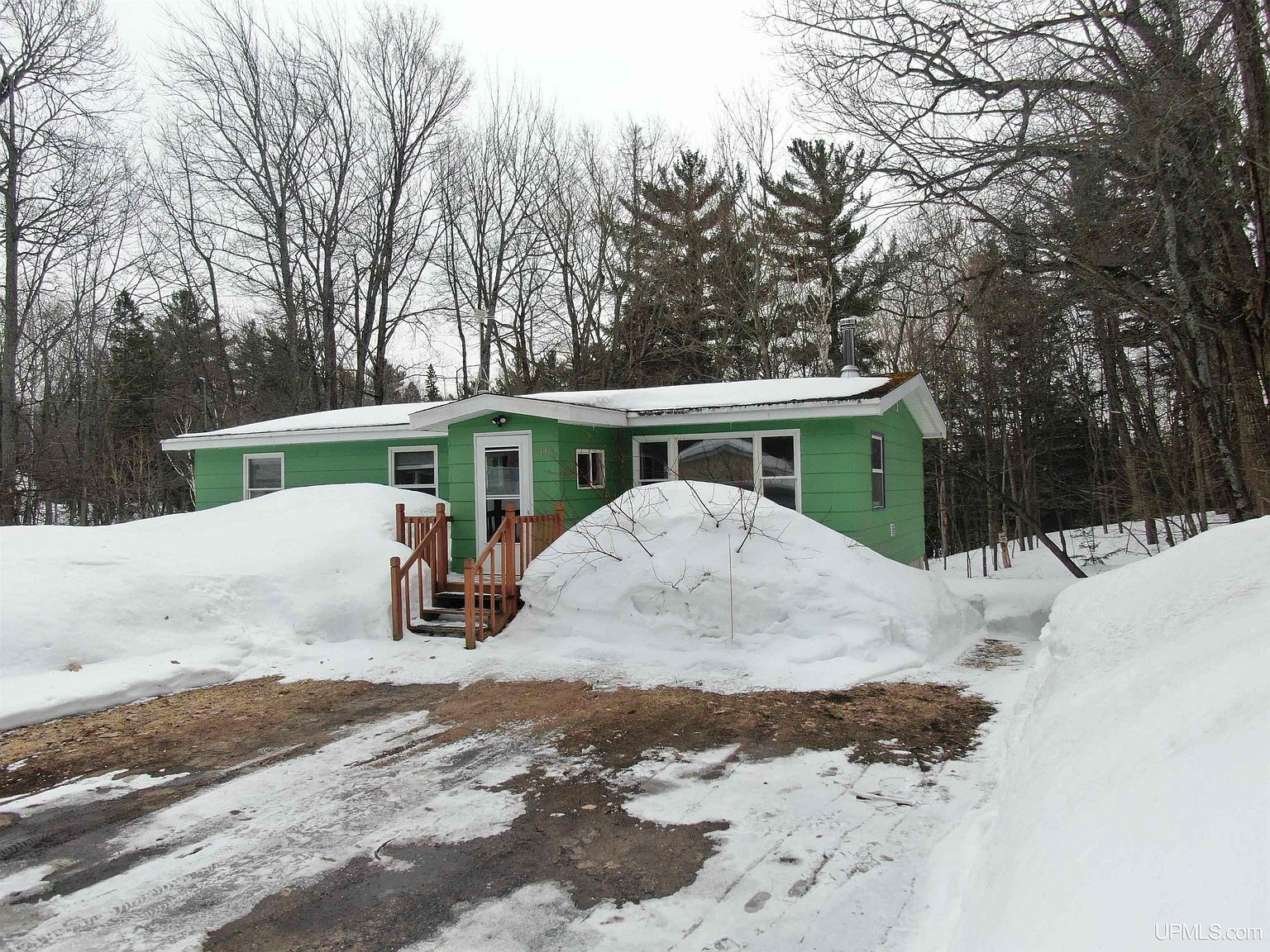 34 Horseshoe Lake Cir Negaunee, MI 49866  | Single Family