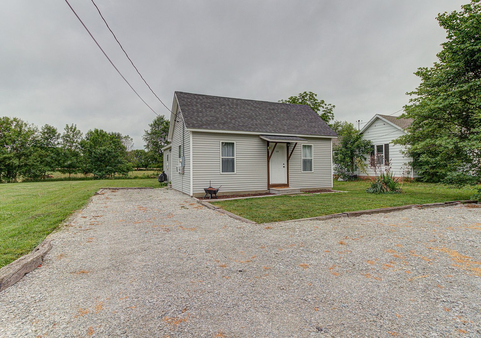 219 S Missouri St Atwood, IL 61913 - Thumbnail 2