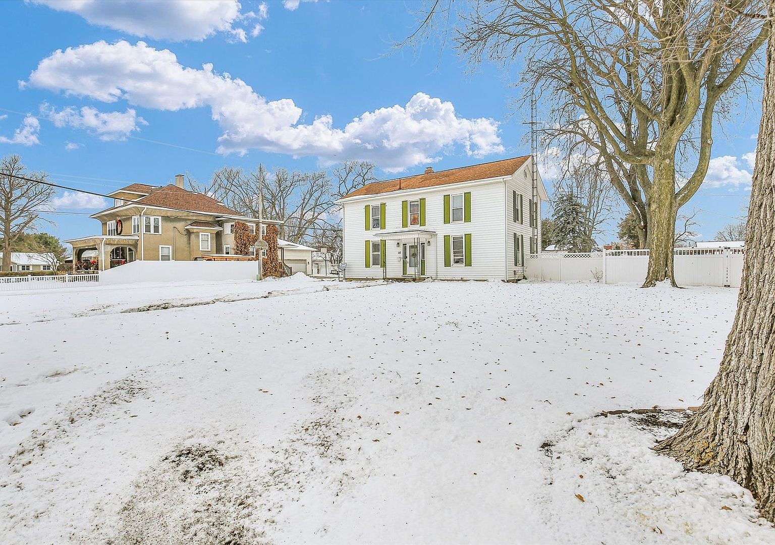 110 E Barker St Tuscola, IL 61953 - Thumbnail 2