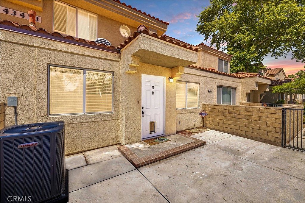 43413 30th St W Unit 3 Lancaster, CA 93536 - Thumbnail 2