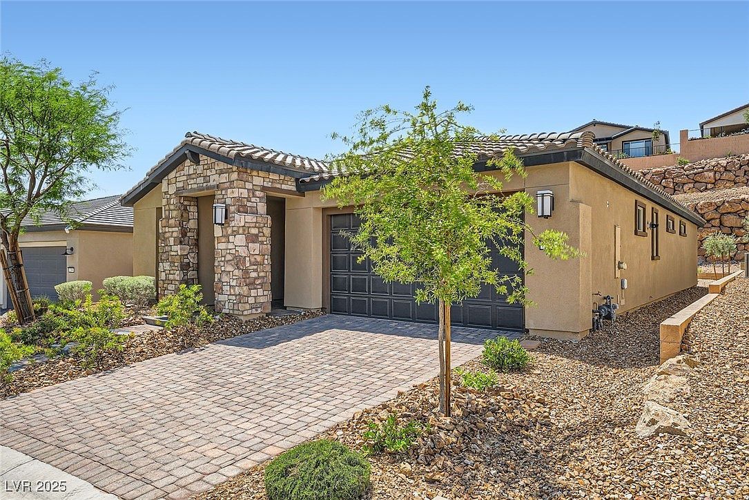 243 Sun Glaze Ave Henderson, NV 89011 - Thumbnail 2