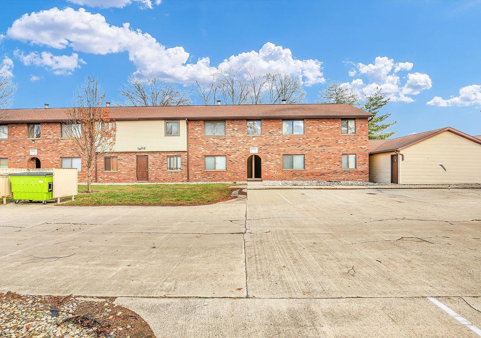 1802 Beck Dr APT 7 Urbana, IL 61802 - Thumbnail 2