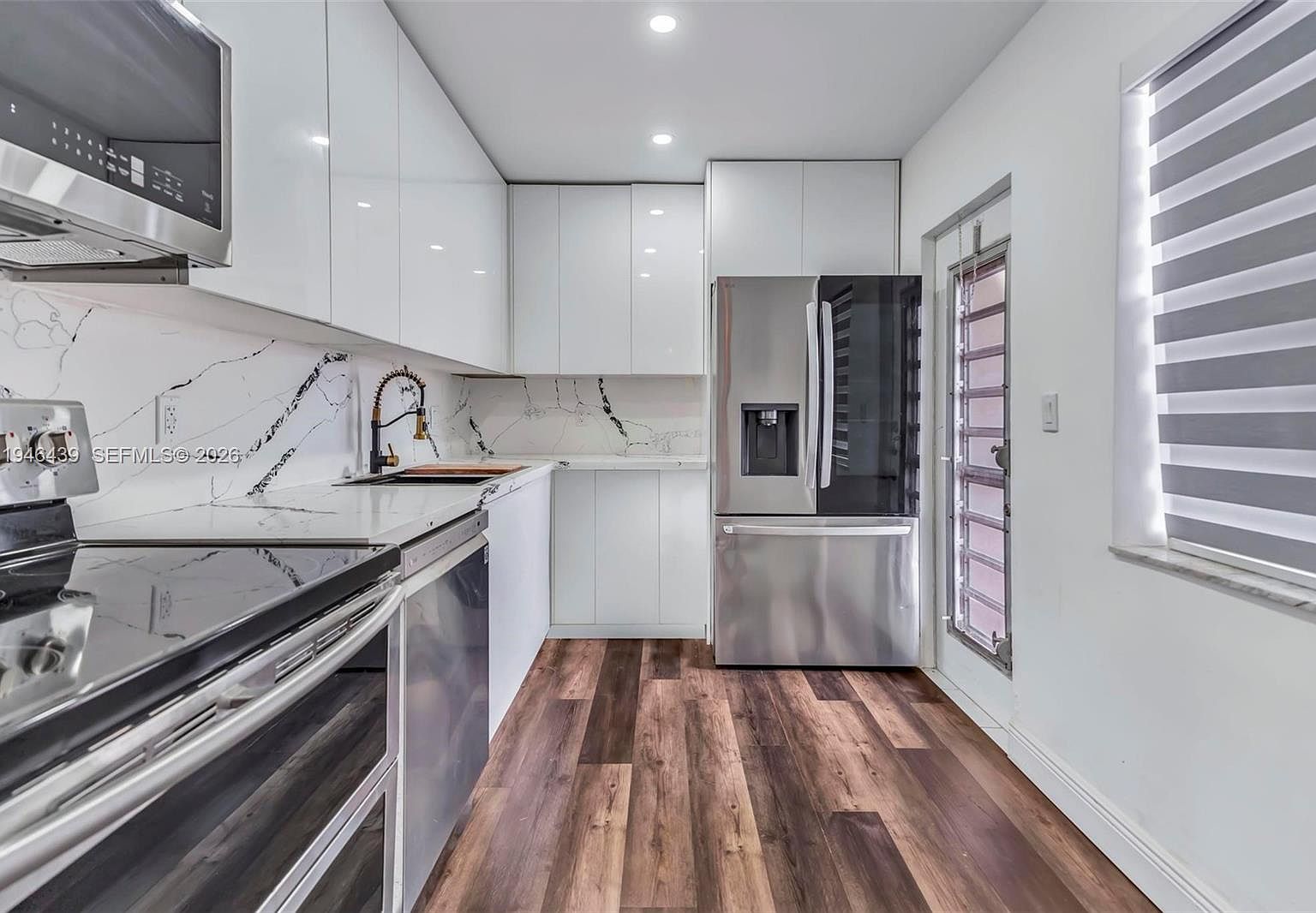 3990 NW 42nd Ave APT 403 Lauderdale Lakes, FL 33319 - Thumbnail 2