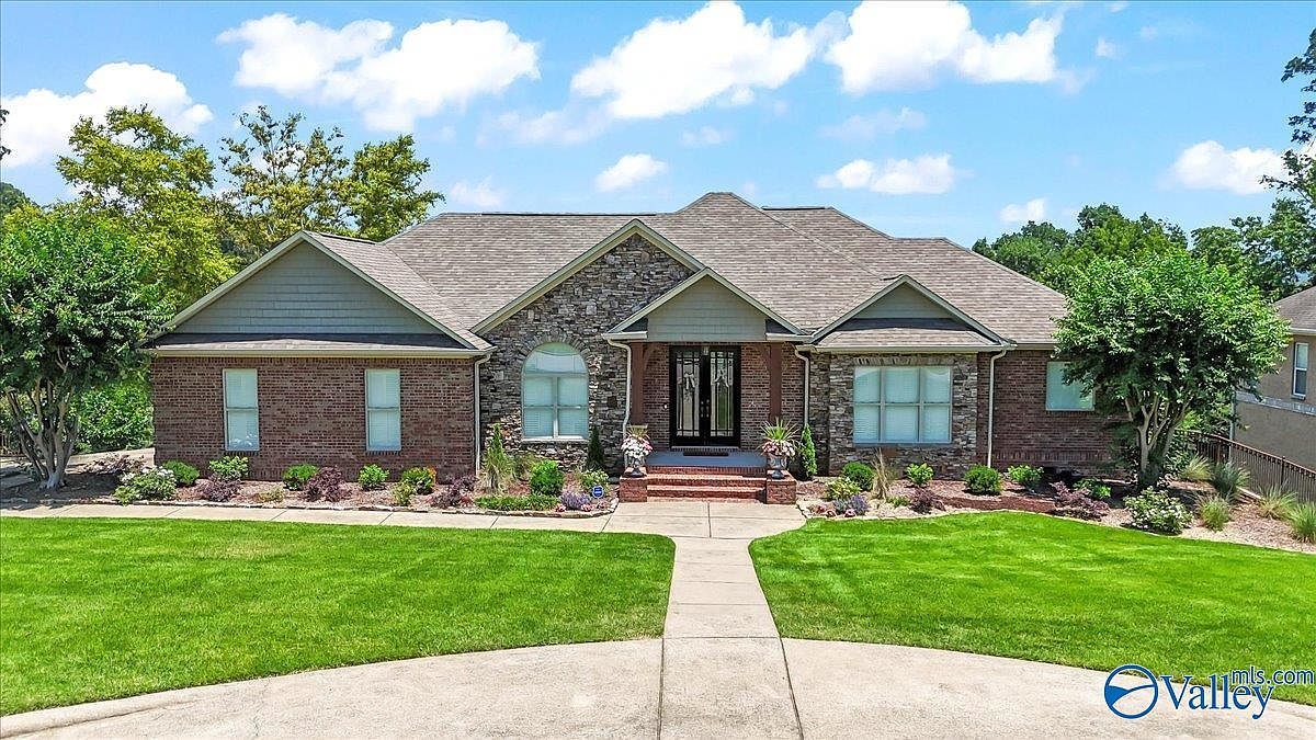 100 Spy Glass Cv Guntersville, AL 35976 - Thumbnail 2