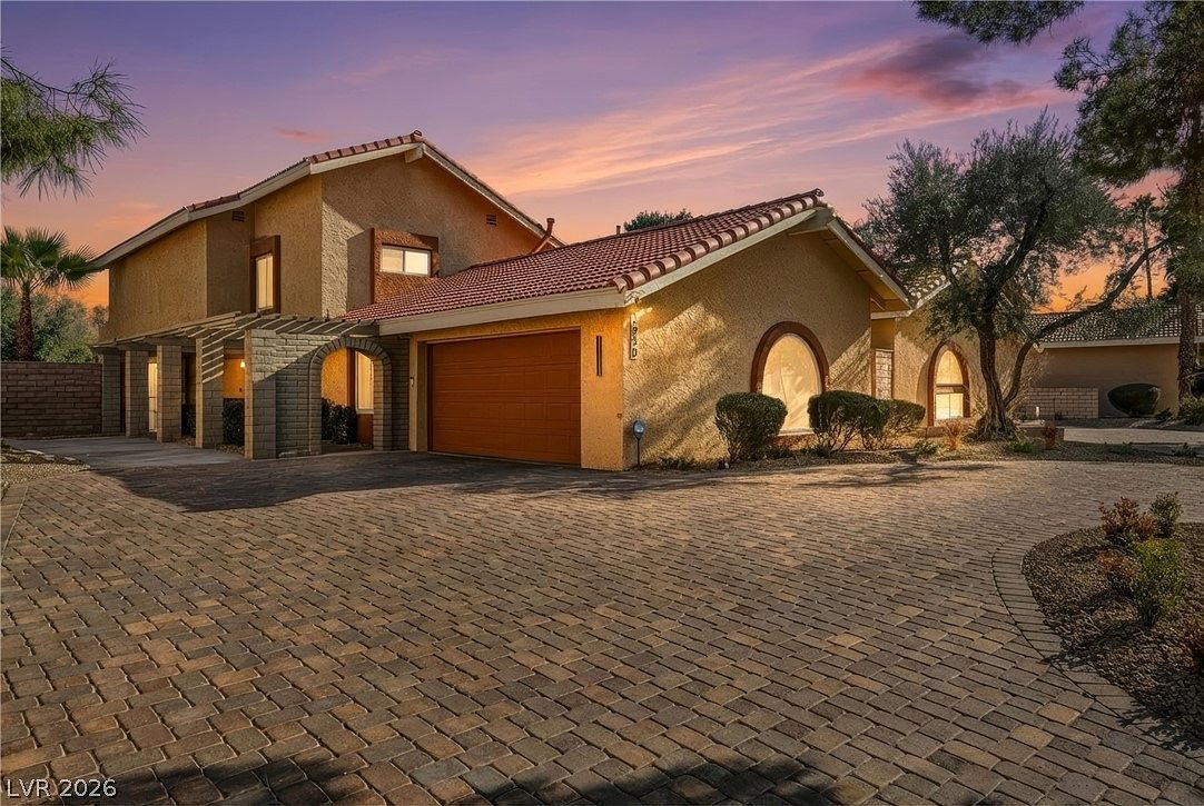 2930 Bel Air Dr Las Vegas, NV 89109 - Thumbnail 2