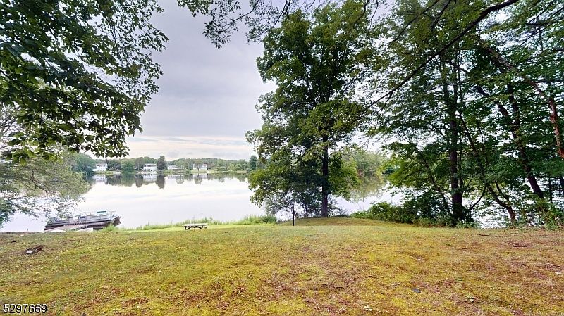 368 Lake Shr S #F Montague, NJ 07827 - Thumbnail 2