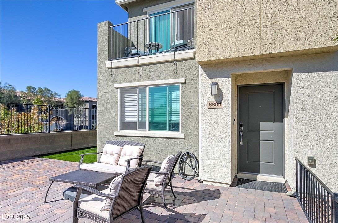 6804 Surf Green Ct North Las Vegas, NV 89086 - Thumbnail 2