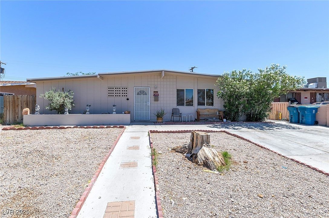 3212 Osage Ave Las Vegas, NV 89101 - Thumbnail 2