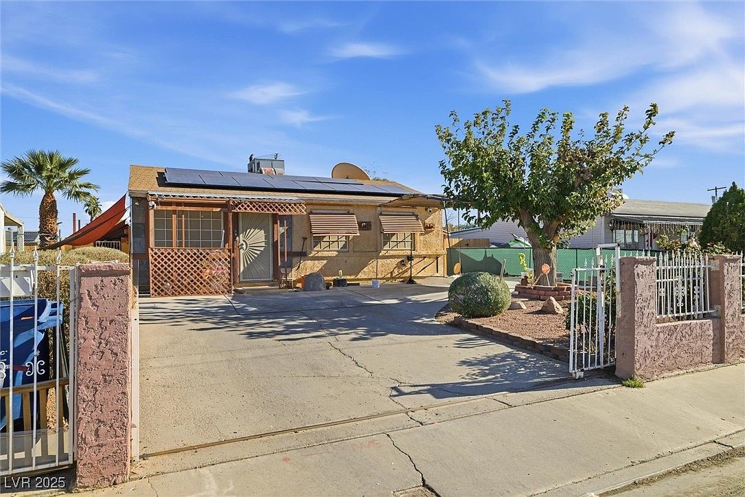 2504 Sandy Ln Las Vegas, NV 89115 - Thumbnail 2