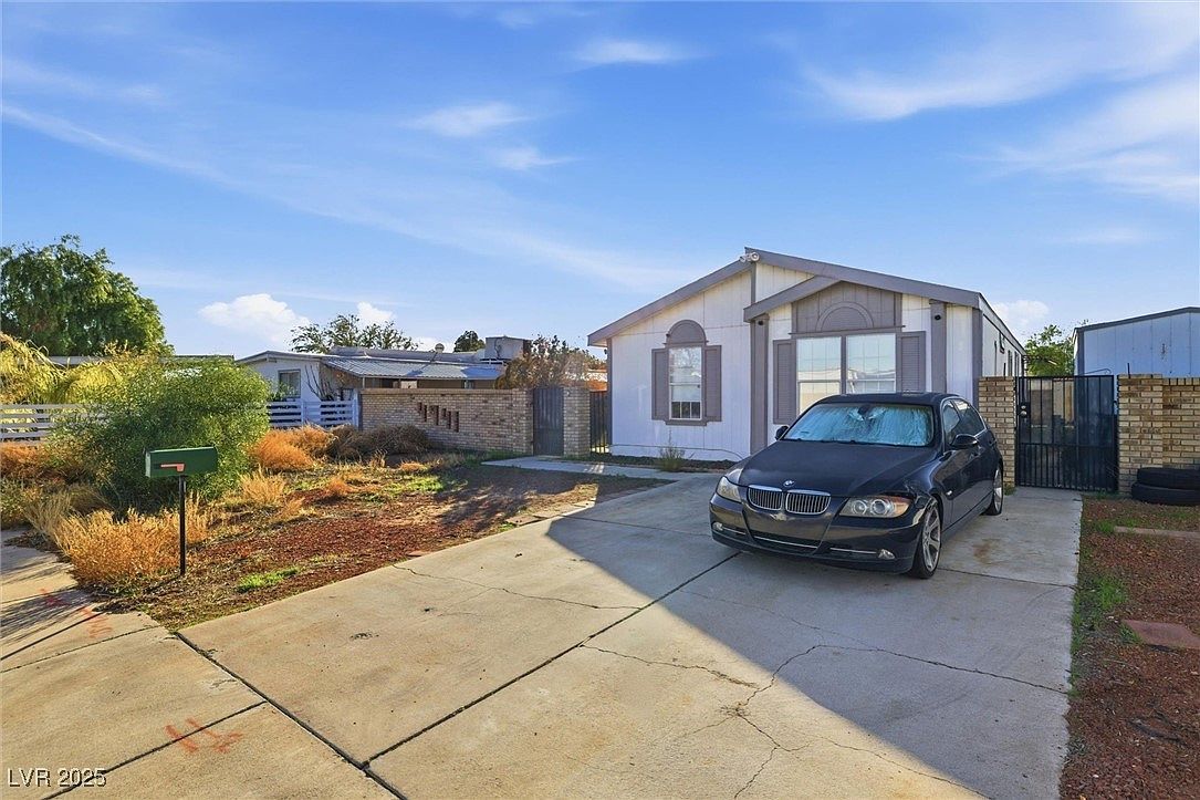 4941 Hildago Way Las Vegas, NV 89121 - Thumbnail 2