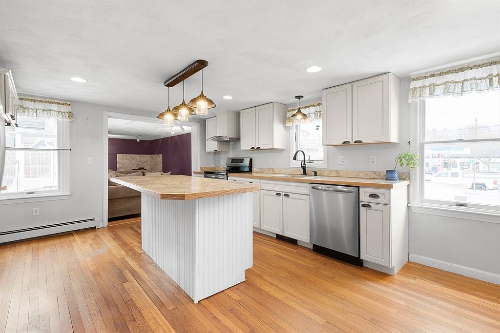 11 Central St Georgetown, MA 01833 - Thumbnail 2