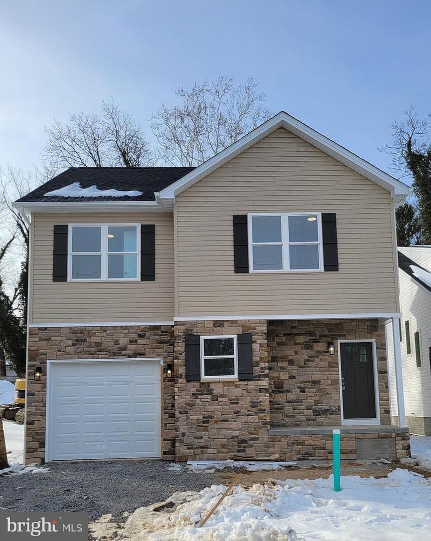 517 S Spring St Martinsburg, WV 25401 - Thumbnail 2