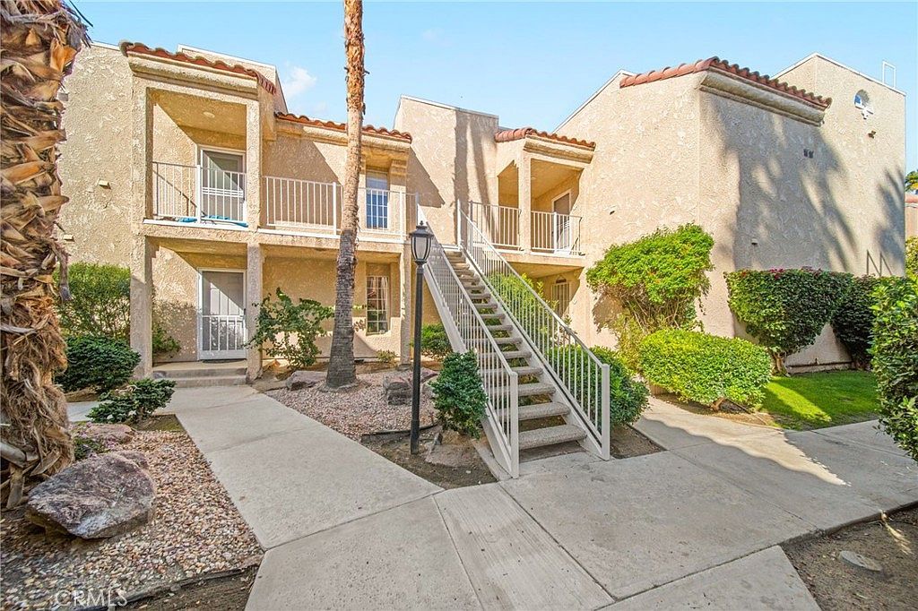 2700 Lawrence Crossley Rd #4 Palm Springs, CA 92264 - Thumbnail 2
