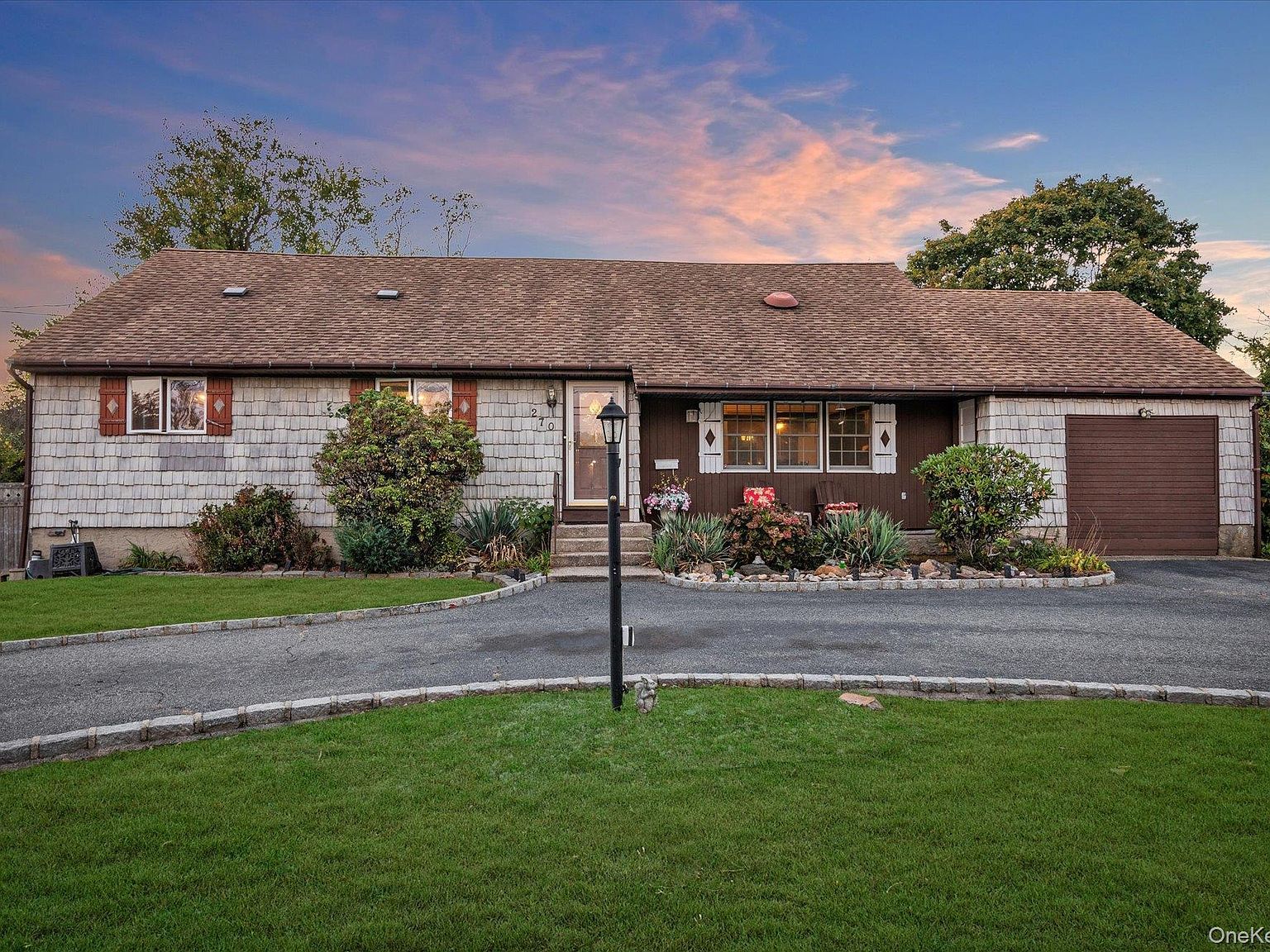 270 Smith Ave Islip, NY 11751 - Thumbnail 2