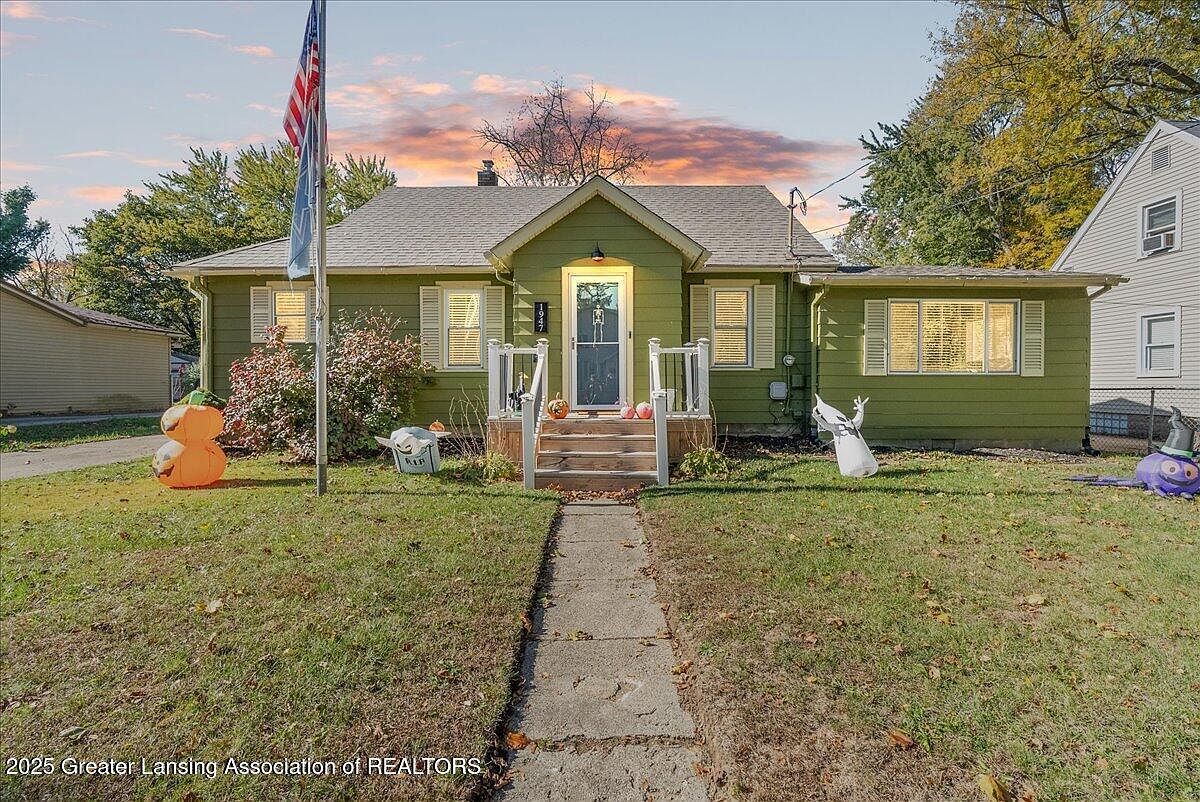 1947 Maple St Holt, MI 48842 - Thumbnail 2